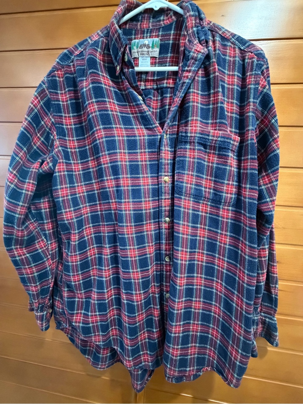 EMS men’s MClassic Men’s Navy and Red Plaid Flannel Shirt -
